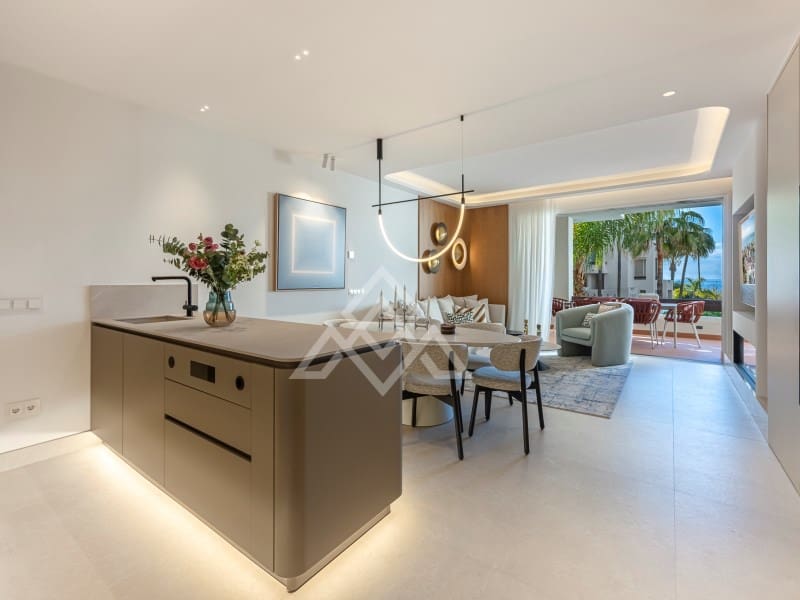 3 soveværelse Lejlighed til salg i El Paraiso med swimmingpool - € 1.895.000 (Ref: 9804239)