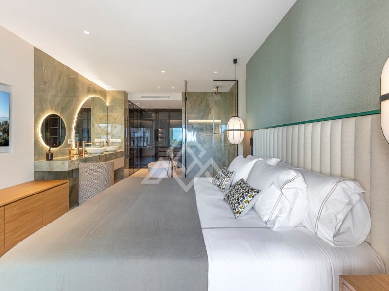 3 soveværelse Lejlighed til salg i El Paraiso med swimmingpool - € 1.895.000 (Ref: 9804239)