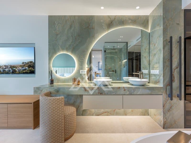 3 soveværelse Lejlighed til salg i El Paraiso med swimmingpool - € 1.895.000 (Ref: 9804239)