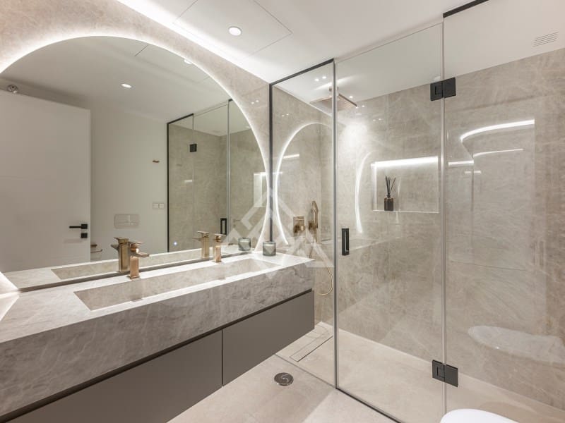 3 soveværelse Lejlighed til salg i El Paraiso med swimmingpool - € 1.895.000 (Ref: 9804239)