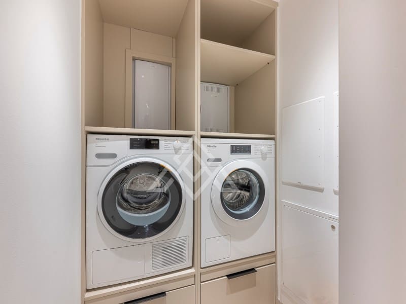 3 soveværelse Lejlighed til salg i El Paraiso med swimmingpool - € 1.895.000 (Ref: 9804239)