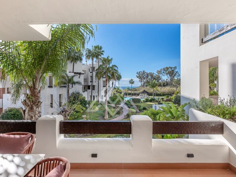 3 soveværelse Lejlighed til salg i El Paraiso med swimmingpool - € 1.895.000 (Ref: 9804239)