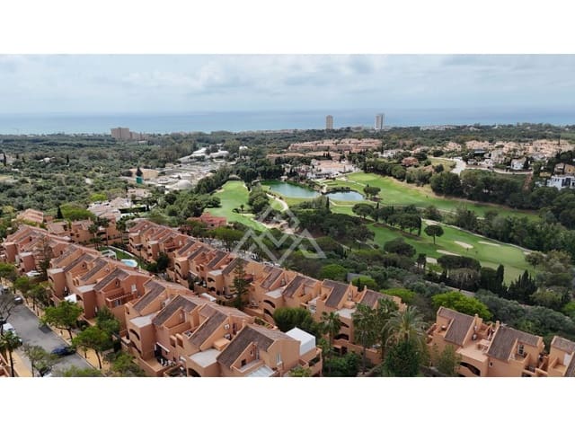 3 bedroom Apartment for sale in Elviria - Cabopino, Marbella with pool garage - € 595,000 (Ref: 9808189)