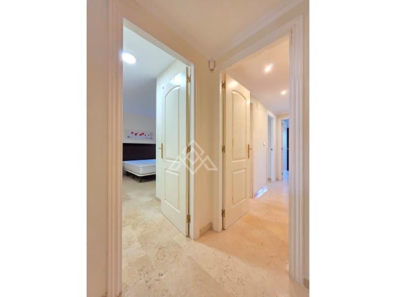 3 bedroom Apartment for sale in Marbella with pool garage - € 595,000 (Ref: 9808189)