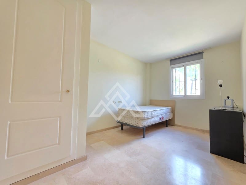 3 bedroom Apartment for sale in Marbella with pool garage - € 595,000 (Ref: 9808189)