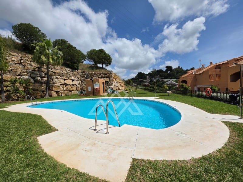 3 bedroom Apartment for sale in Marbella with pool garage - € 595,000 (Ref: 9808189)