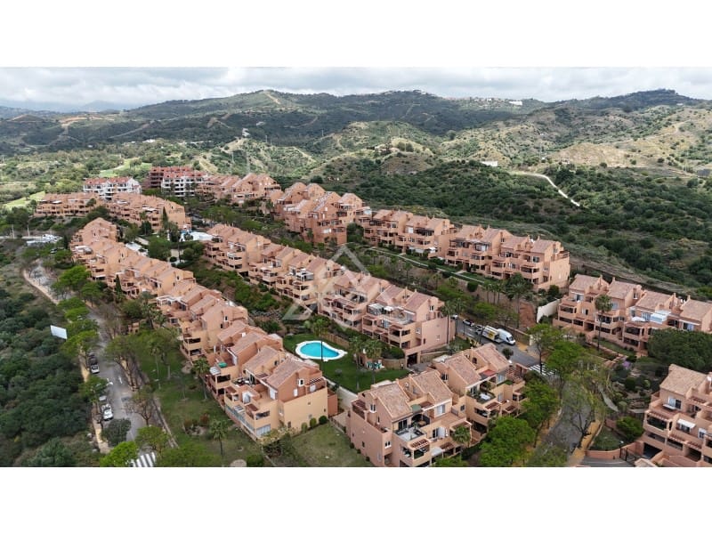 3 bedroom Apartment for sale in Marbella with pool garage - € 595,000 (Ref: 9808189)