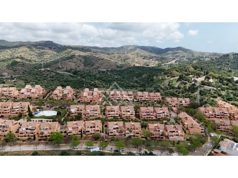 3 bedroom Apartment for sale in Marbella with pool garage - € 595,000 (Ref: 9808189)