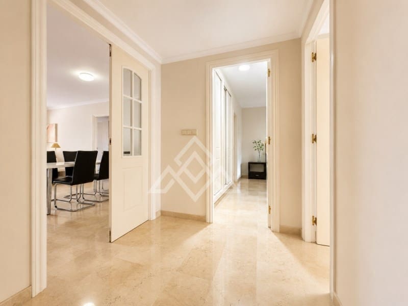 3 makuuhuone Huoneisto myytävänä paikassa Elviria mukana uima-altaan 
autotalli - 499 900 € (Ref: 9808189)