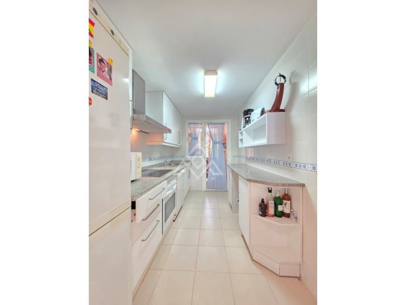 3 sovrum Takvåning till salu i Benahavis med pool garage - 535 000 € (Ref: 9822813)