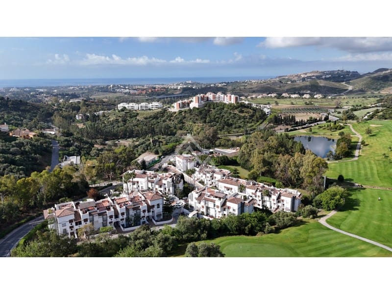 3 sovrum Takvåning till salu i Benahavis med pool garage - 535 000 € (Ref: 9822813)