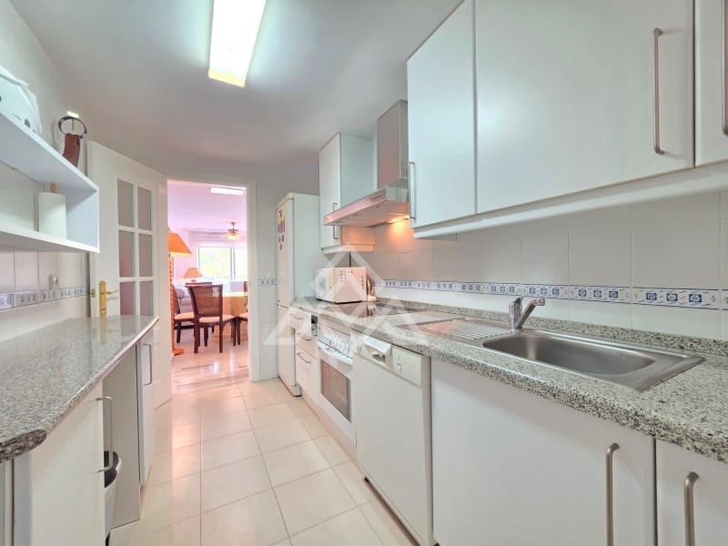 3 sovrum Takvåning till salu i Benahavis med pool garage - 535 000 € (Ref: 9822813)