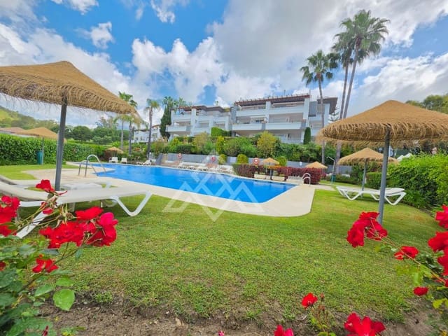 3 sypialnia Penthouse na sprzedaż w Los Arqueros - Puerto del Almendro, Benahavís z basenem garażem - 535 000 € (Ref: 9822813)