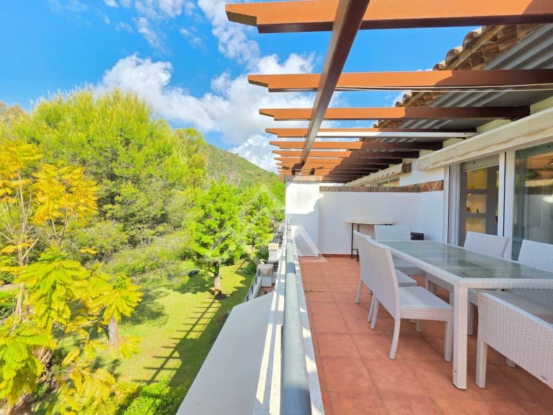 3 sovrum Takvåning till salu i Benahavis med pool garage - 535 000 € (Ref: 9822813)