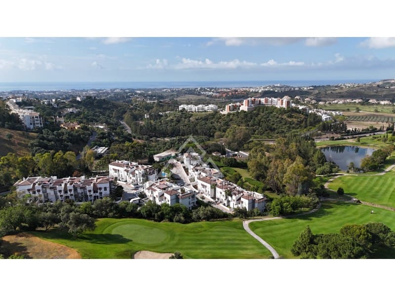 3 sovrum Takvåning till salu i Benahavis med pool garage - 535 000 € (Ref: 9822813)