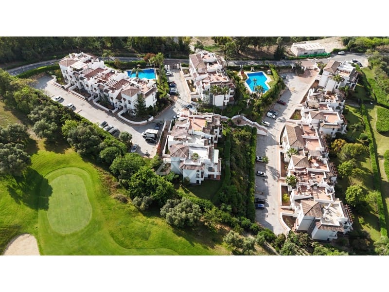 3 sovrum Takvåning till salu i Benahavis med pool garage - 535 000 € (Ref: 9822813)