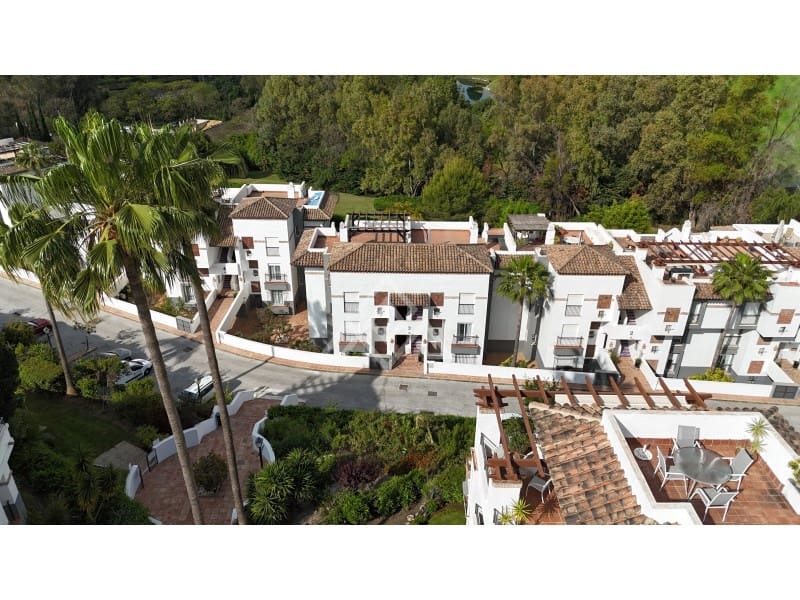 3 sovrum Takvåning till salu i Benahavis med pool garage - 535 000 € (Ref: 9822813)