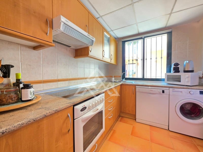 3 soveværelse Penthouse til salg i La Duquesa / Puerto de la Duquesa med garage - € 335.000 (Ref: 9825051)