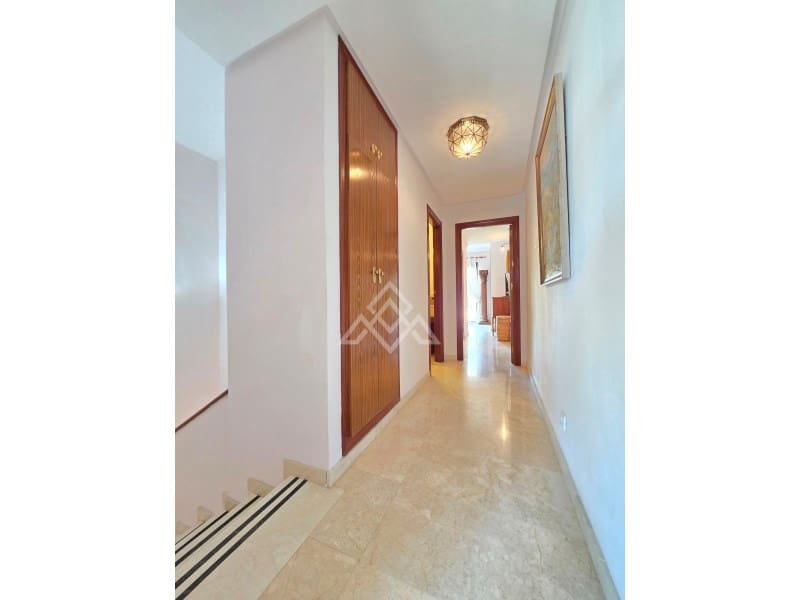 3 soveværelse Penthouse til salg i La Duquesa / Puerto de la Duquesa med garage - € 335.000 (Ref: 9825051)