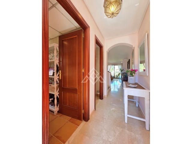 3 soveværelse Penthouse til salg i La Duquesa / Puerto de la Duquesa, Manilva med garage - € 335.000 (Ref: 9825051)