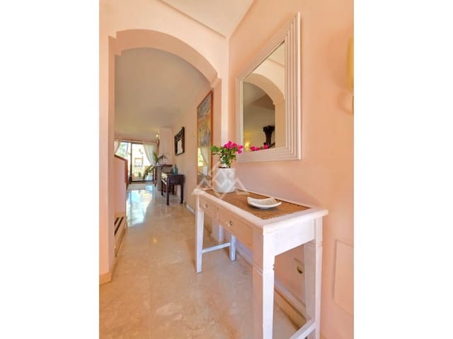 3 soveværelse Penthouse til salg i La Duquesa / Puerto de la Duquesa, Manilva med garage - € 335.000 (Ref: 9825051)