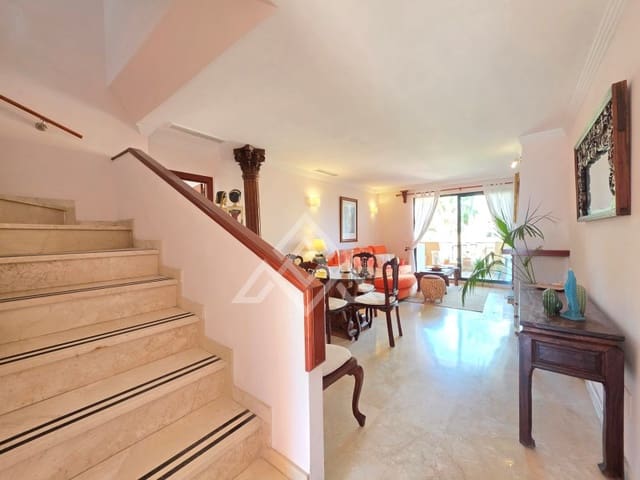 3 soveværelse Penthouse til salg i La Duquesa / Puerto de la Duquesa, Manilva med garage - € 335.000 (Ref: 9825051)