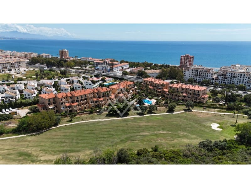 3 soveværelse Penthouse til salg i La Duquesa / Puerto de la Duquesa med garage - € 335.000 (Ref: 9825051)