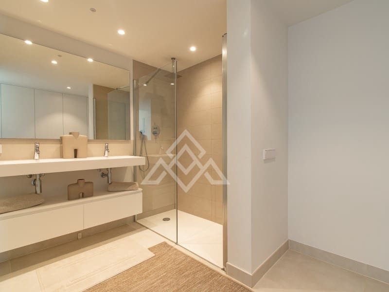Apartamento de 2 habitaciones en Fuengirola en venta con piscina garaje - 745.000 € (Ref: 9829020)