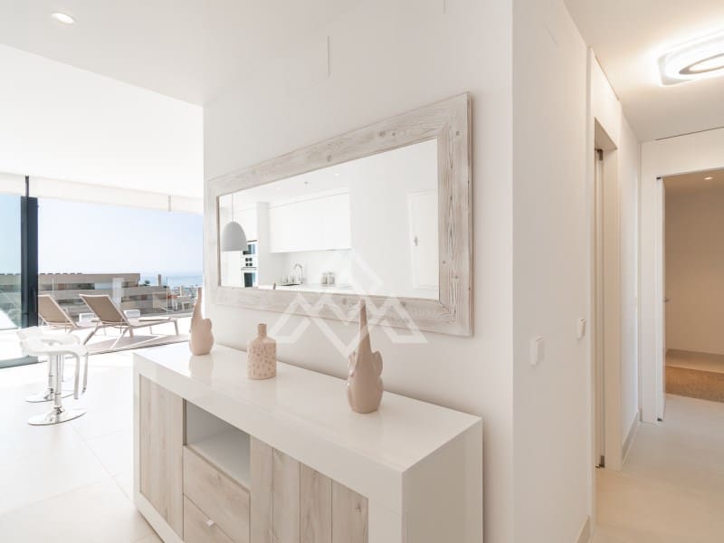 Apartamento de 2 habitaciones en Fuengirola en venta con piscina garaje - 745.000 € (Ref: 9829020)