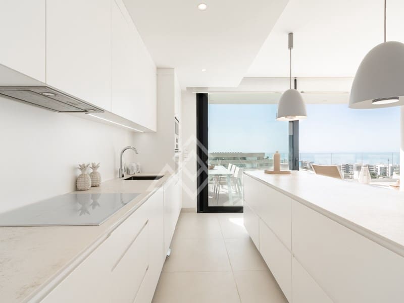 Apartamento de 2 habitaciones en Fuengirola en venta con piscina garaje - 745.000 € (Ref: 9829020)