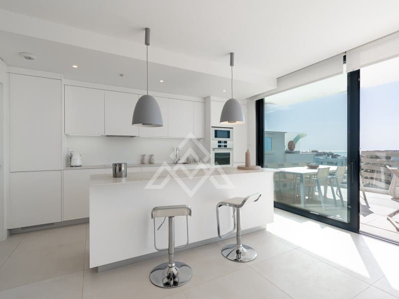 Apartamento de 2 habitaciones en Fuengirola en venta con piscina garaje - 745.000 € (Ref: 9829020)
