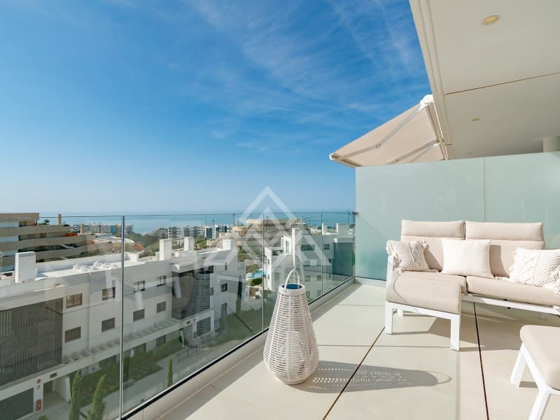 Apartamento de 2 habitaciones en Fuengirola en venta con piscina garaje - 745.000 € (Ref: 9829020)