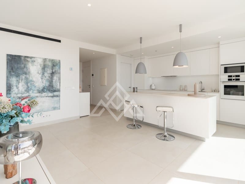 Apartamento de 2 habitaciones en Fuengirola en venta con piscina garaje - 745.000 € (Ref: 9829020)
