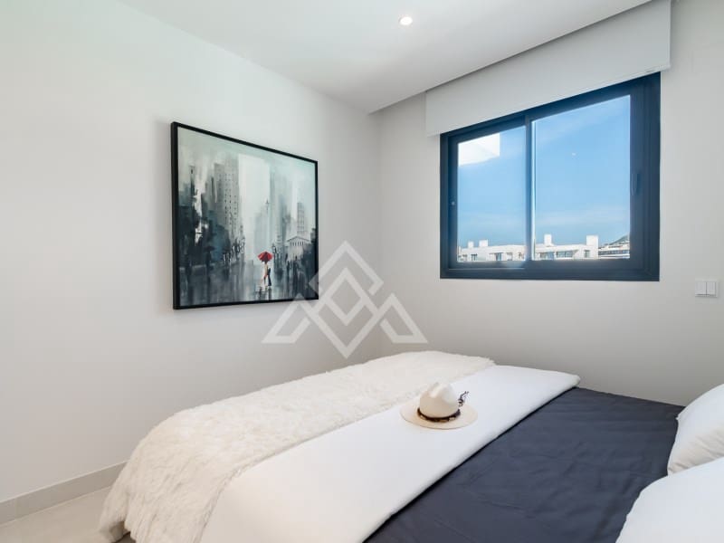 Apartamento de 2 habitaciones en Fuengirola en venta con piscina garaje - 745.000 € (Ref: 9829020)