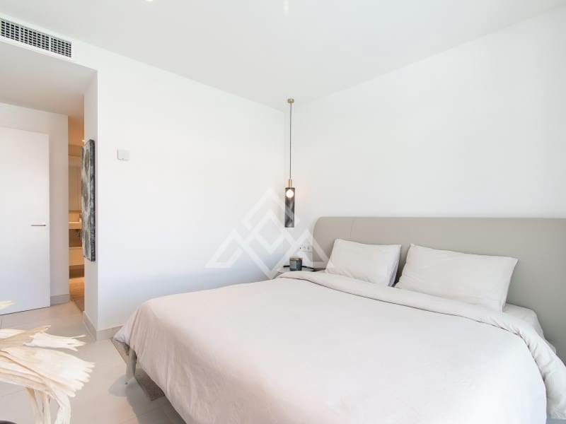 Apartamento de 2 habitaciones en Fuengirola en venta con piscina garaje - 745.000 € (Ref: 9829020)