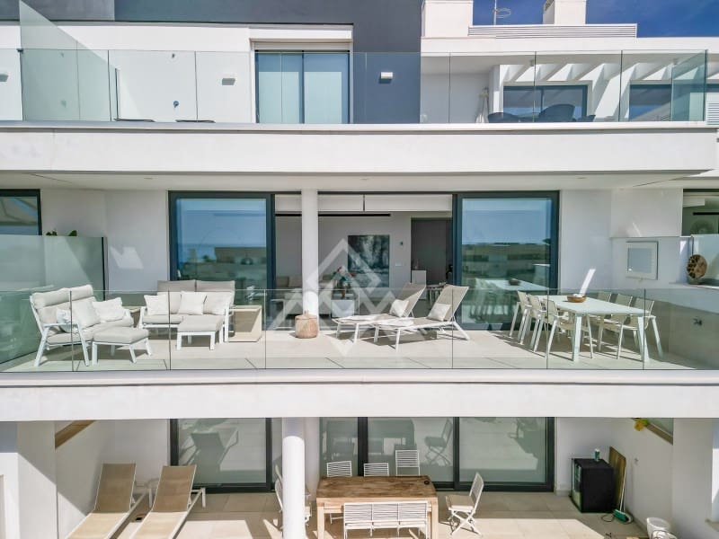 Apartamento de 2 habitaciones en Fuengirola en venta con piscina garaje - 745.000 € (Ref: 9829020)