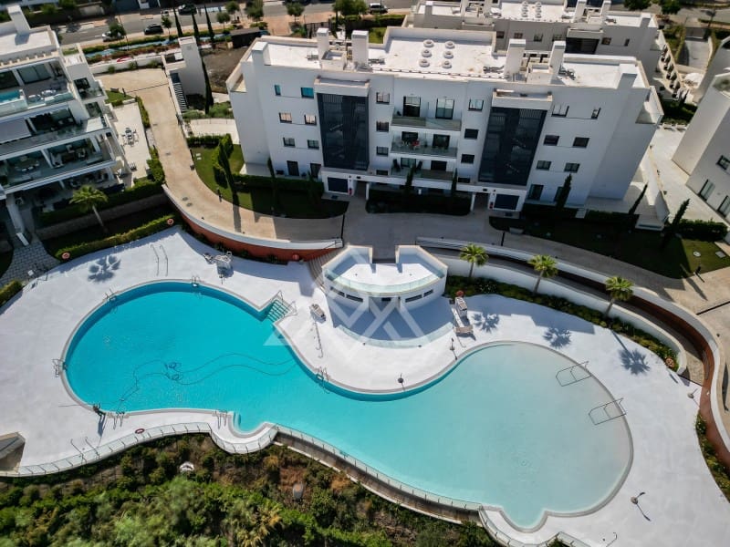 Apartamento de 2 habitaciones en Fuengirola en venta con piscina garaje - 745.000 € (Ref: 9829020)