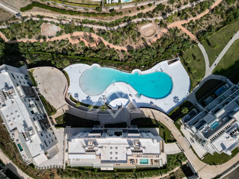 Apartamento de 2 habitaciones en Fuengirola en venta con piscina garaje - 745.000 € (Ref: 9829020)