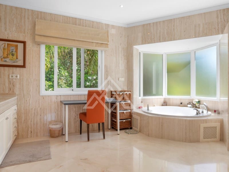 6 Zimmer Villa zu verkaufen in Benahavis - 2.690.000 € (Ref: 9839526)