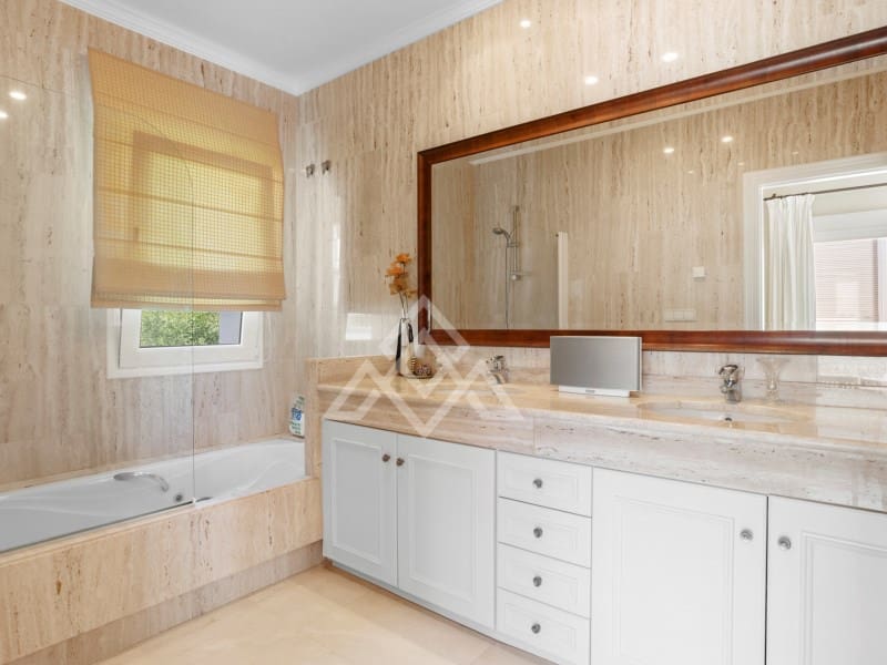 6 Zimmer Villa zu verkaufen in Benahavis - 2.690.000 € (Ref: 9839526)