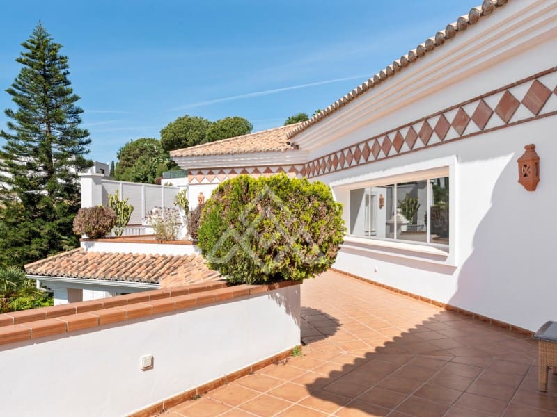 6 Zimmer Villa zu verkaufen in Benahavis - 2.690.000 € (Ref: 9839526)