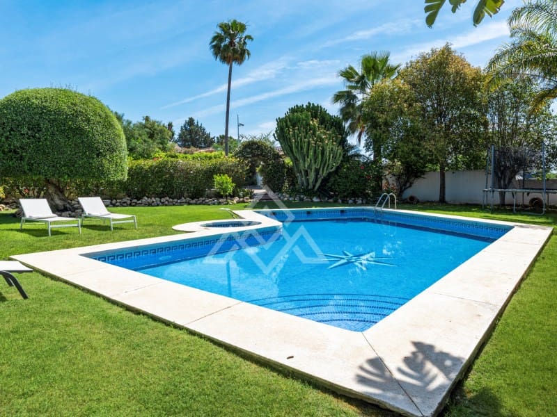 6 Zimmer Villa zu verkaufen in Benahavis - 2.690.000 € (Ref: 9839526)