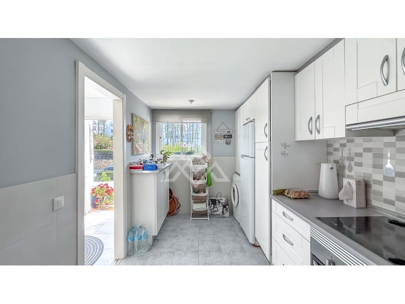 3 soverom Hus til salgs i New Golden Mile med svømmebasseng garasje - € 499 000 (Ref: 9849638)