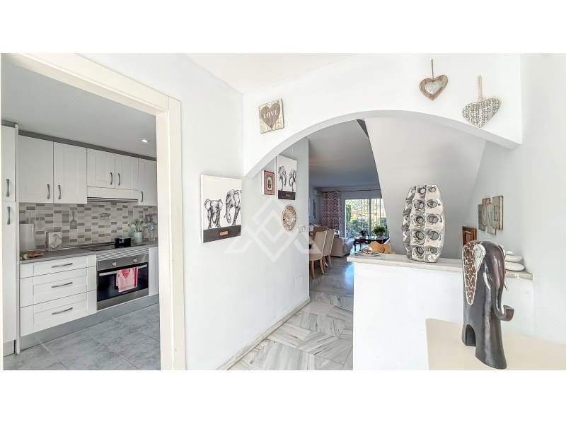3 soverom Hus til salgs i New Golden Mile med svømmebasseng garasje - € 499 000 (Ref: 9849638)