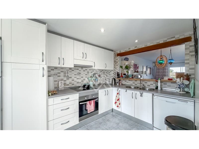 3 soverom Hus til salgs i New Golden Mile med svømmebasseng garasje - € 499 000 (Ref: 9849638)