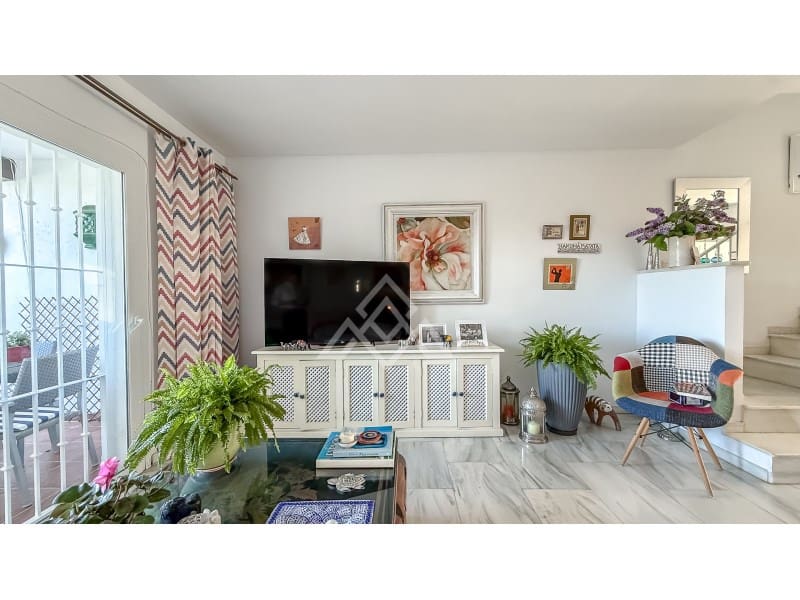 3 soverom Hus til salgs i New Golden Mile med svømmebasseng garasje - € 499 000 (Ref: 9849638)