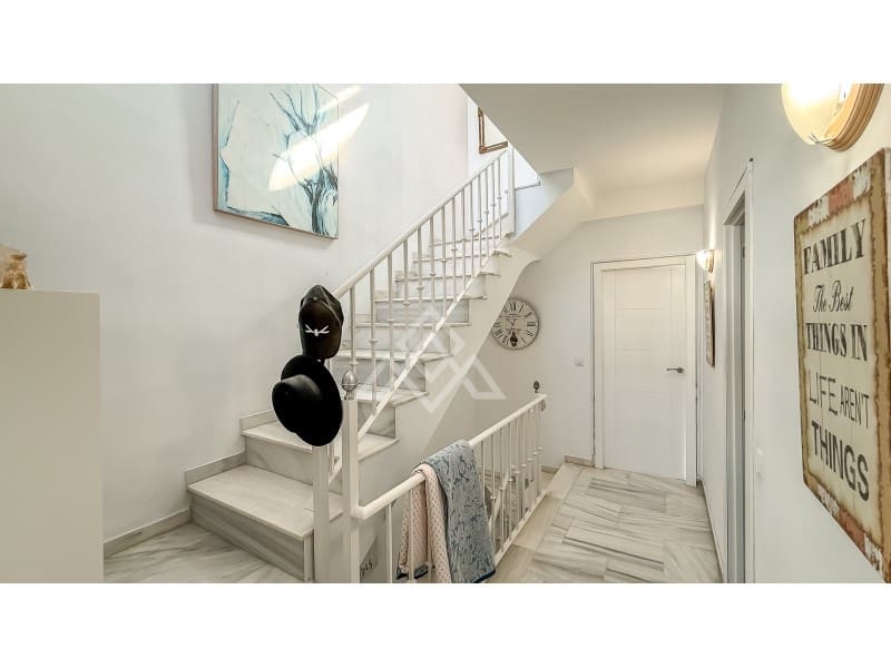 3 soverom Hus til salgs i New Golden Mile med svømmebasseng garasje - € 499 000 (Ref: 9849638)