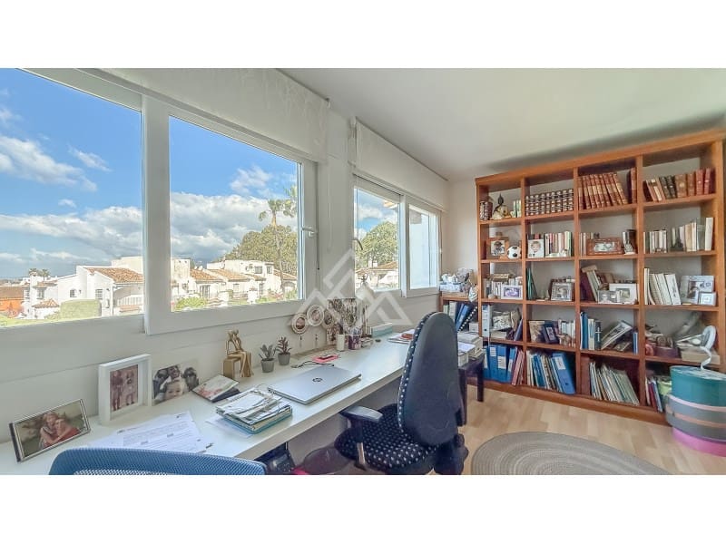 3 soverom Hus til salgs i New Golden Mile med svømmebasseng garasje - € 499 000 (Ref: 9849638)