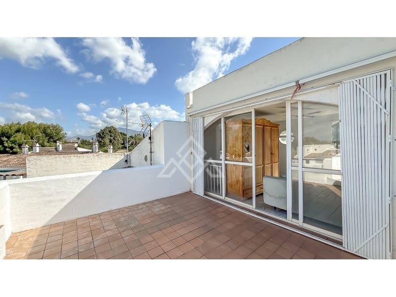 3 soverom Hus til salgs i New Golden Mile med svømmebasseng garasje - € 499 000 (Ref: 9849638)