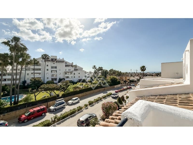 3 soverom Hus til salgs i New Golden Mile med svømmebasseng garasje - € 499 000 (Ref: 9849638)